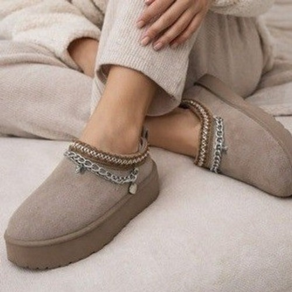 Olivia & Kate New York Taupe Platform Slippers Chain Detail Size 9